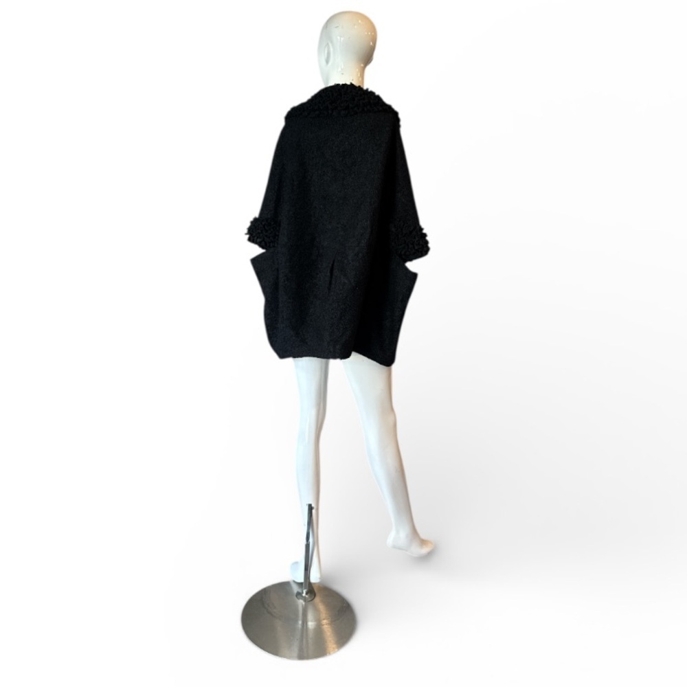 Iluvia 1978 Italy Wool Blend Textured Black Ornate Button Cape Size L/XL NWT - Picture 8 of 16